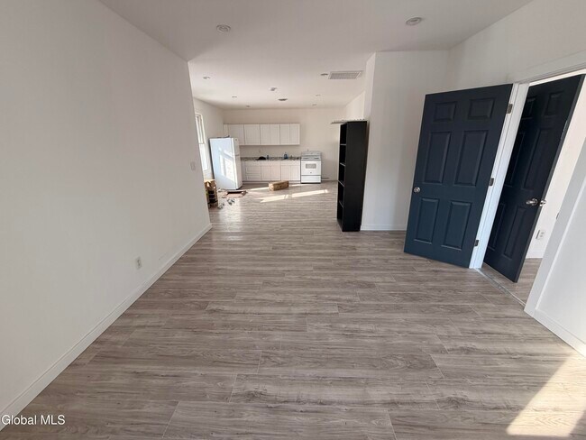 Building Photo - 25 Lefferts St