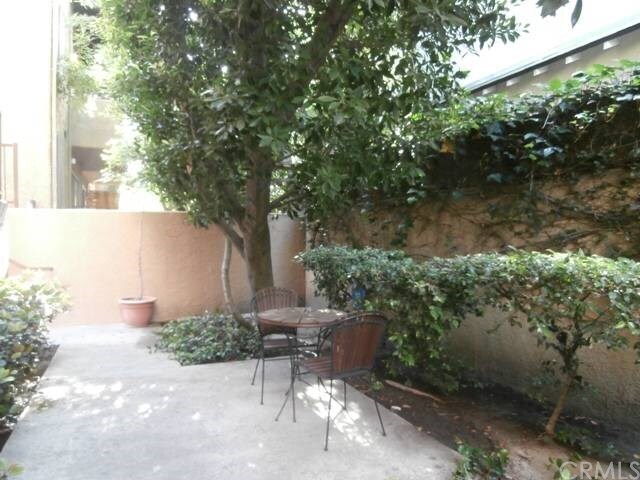 Building Photo - 11524 Moorpark St