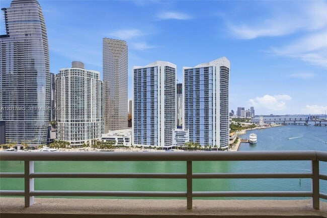 Building Photo - 888 Brickell Key Dr