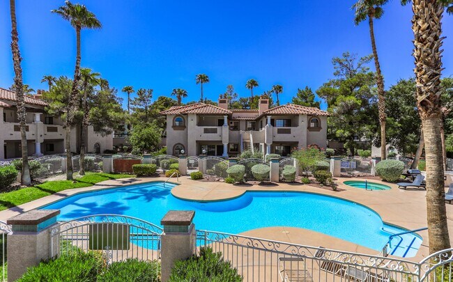 Building Photo - Great 1st Floor 2 Bed Condo