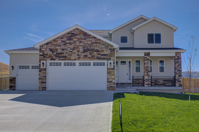 Primary Photo - 1621 Serenity Ln
