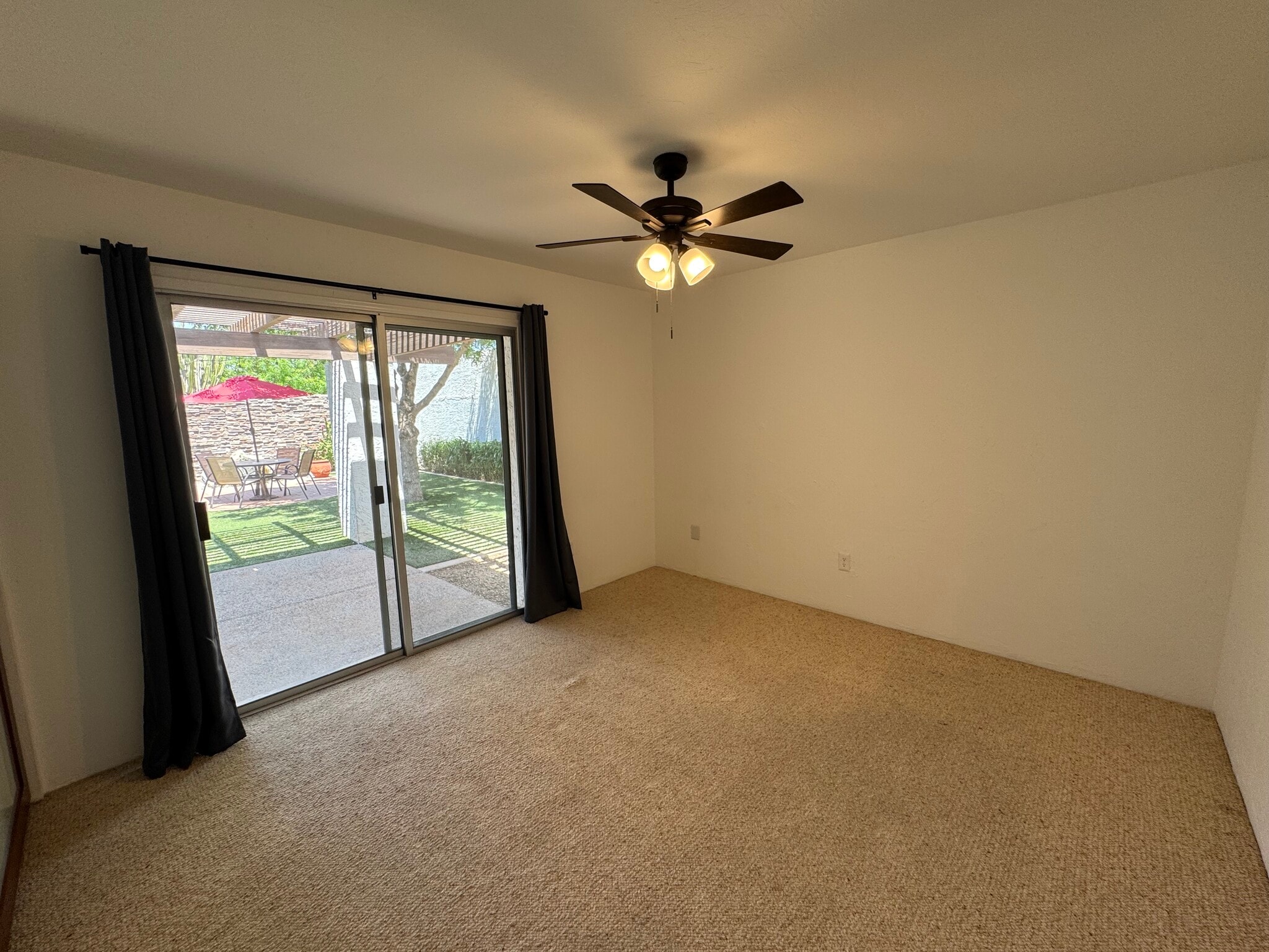 Building Photo - 2131 E Alameda Dr
