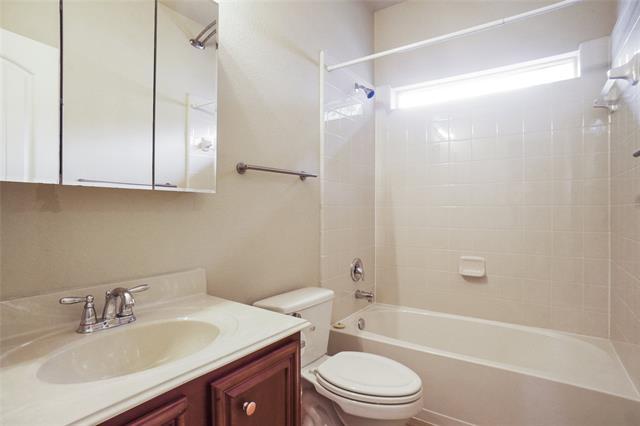 Building Photo - 800 Baltusrol Dr