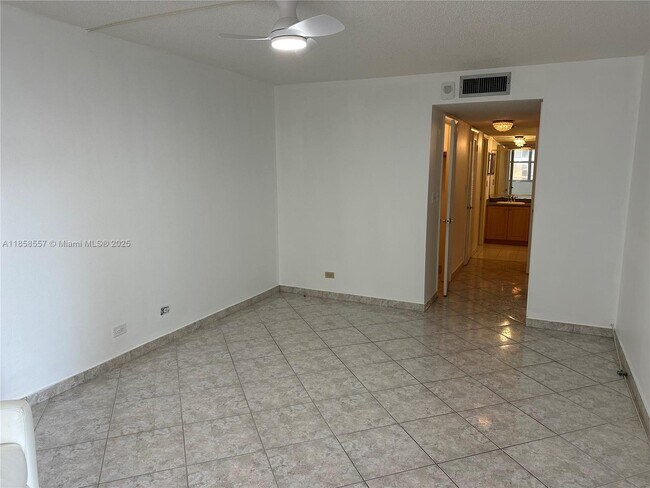 Building Photo - 6039 Collins Ave