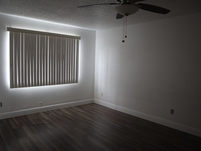 Building Photo - CONDO 2Bedroom 2 Bath MOVE IN READY CALL C...