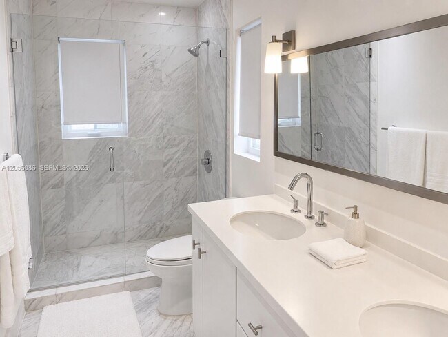 Building Photo - 614 San Juan Dr
