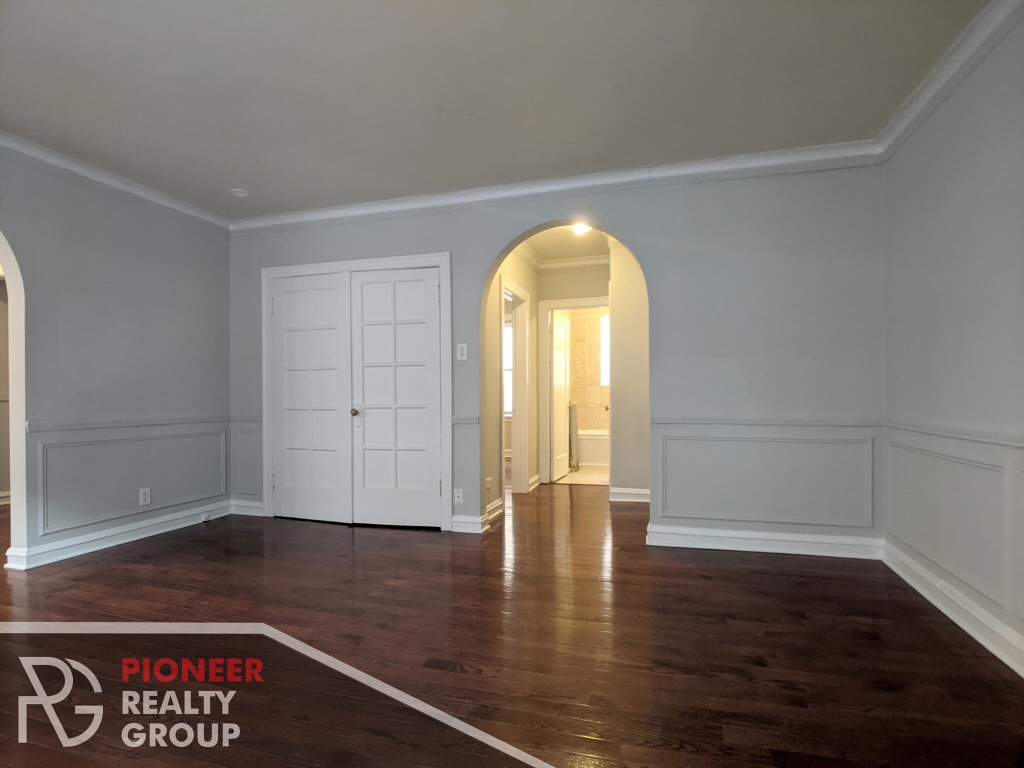 Building Photo - 546 W Surf St