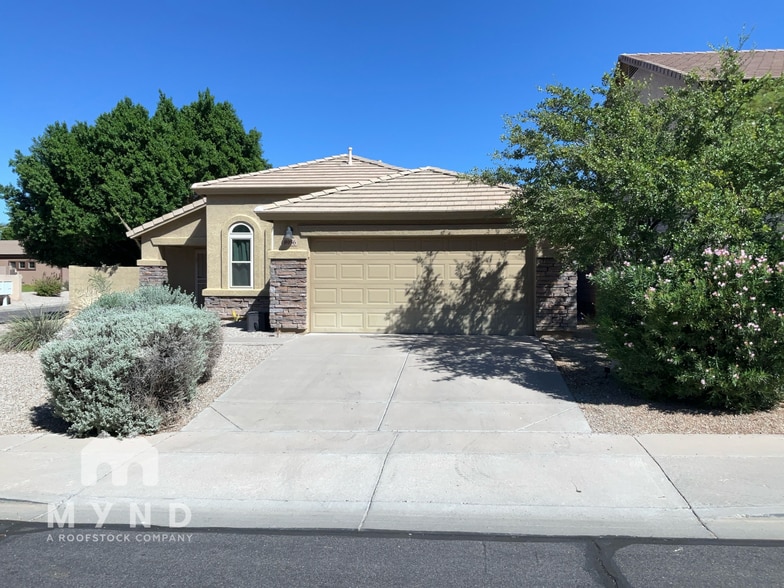 Primary Photo - 8956 E Hillview St