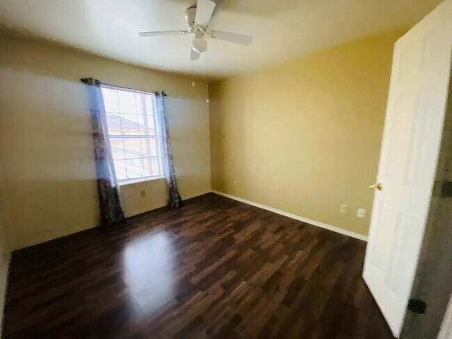 Building Photo - 2903 Patzcuaro Dr