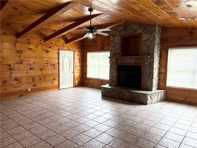 Building Photo - 368 White Pine Crossover