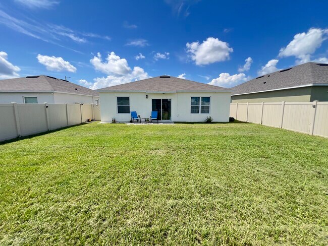 Building Photo - 187 Emanuelle Dr