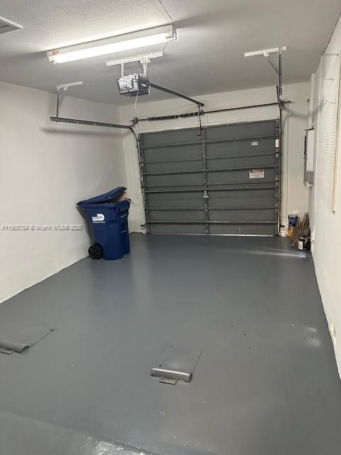 Building Photo - 10065 SW 137th Ct