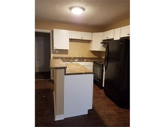 Building Photo - 3922 Wiggins Dr