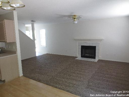 Building Photo - 3 Bedroom Townhouse near Medical Center!  ...