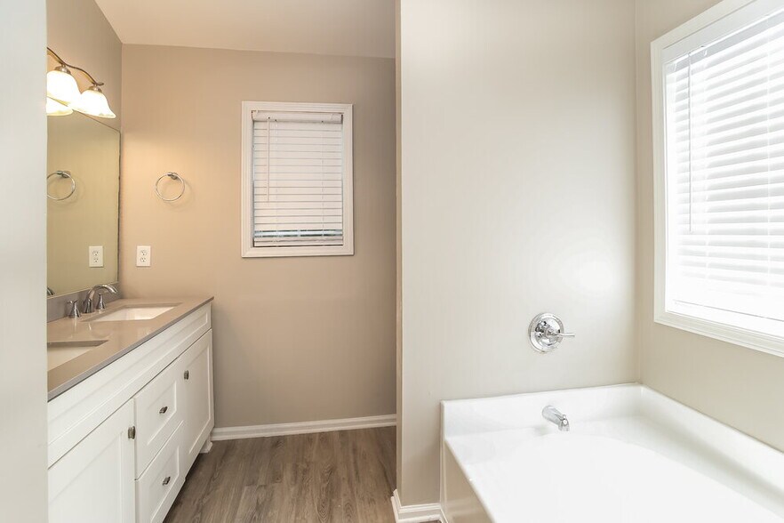Building Photo - 4859 Wilkie Way NW