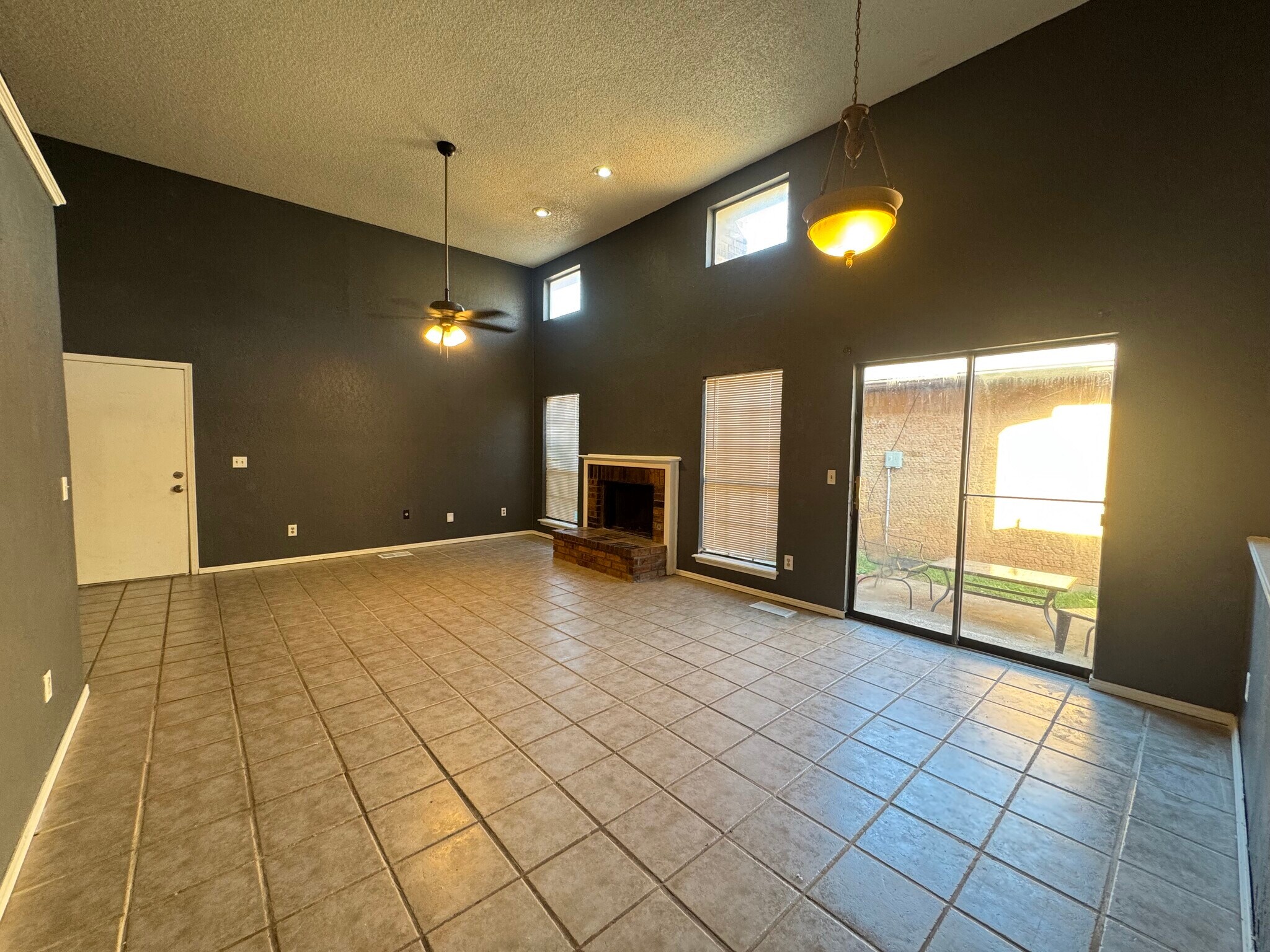 Building Photo - 7740 Doris Dr