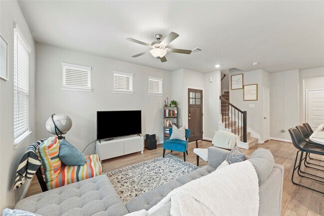 Building Photo - 1519 Beach Oak Dr