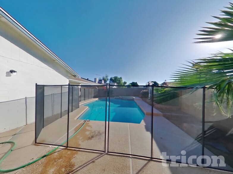 Building Photo - 4809 W Cochise Dr