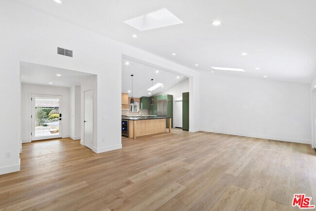 Building Photo - 6174 Paseo Cyn Dr