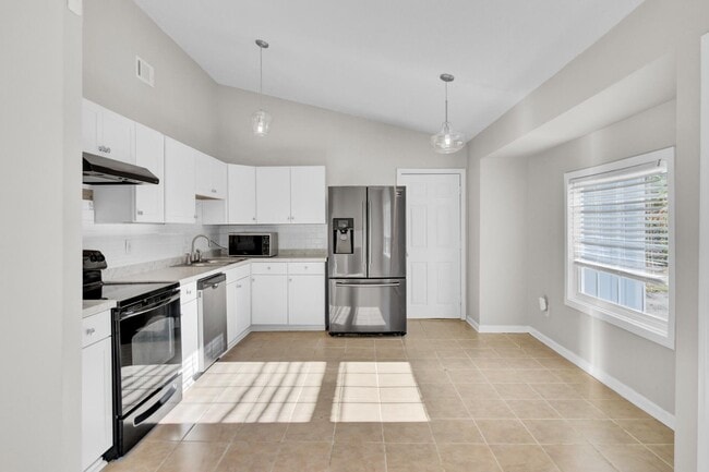 Building Photo - 1282 Maryland Dr