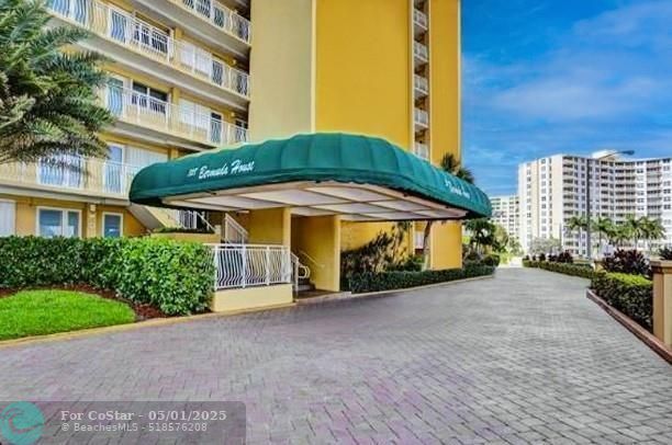 Building Photo - 328 N Ocean Blvd