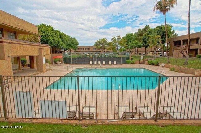 Building Photo - 3601 W Tierra Buena Ln