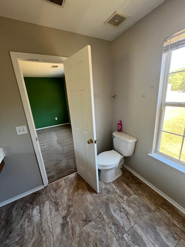 Building Photo - 403 Tripmont Ct