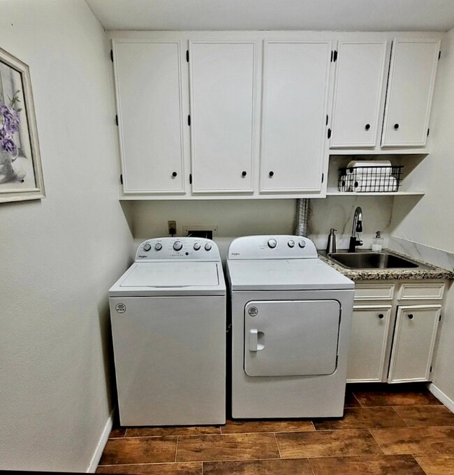 Building Photo - 1719 Brazo Cir