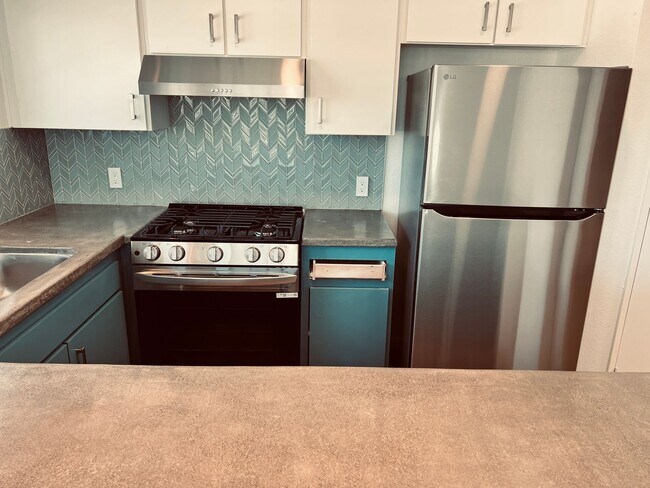 Building Photo - ** Spring Special** Beautifully Upgraded 2 Bedroom Apartment For Rent!