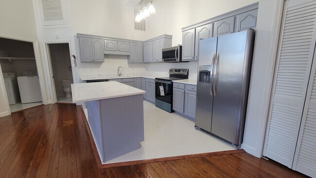 Building Photo - 121 W Jackson Ave