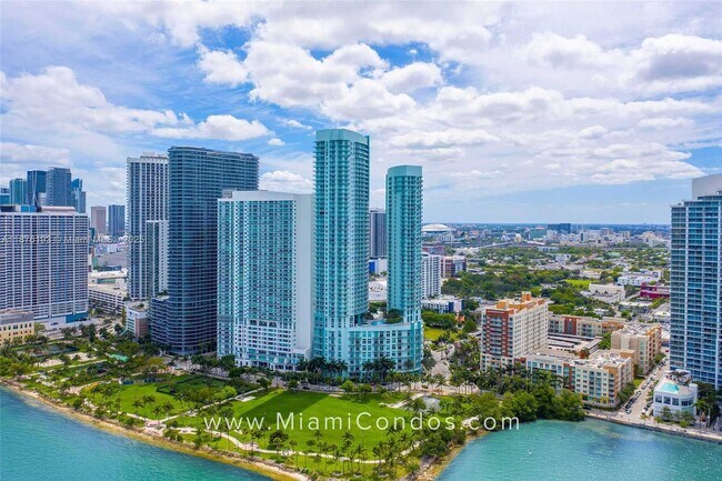 Building Photo - 1900 N Bayshore Dr