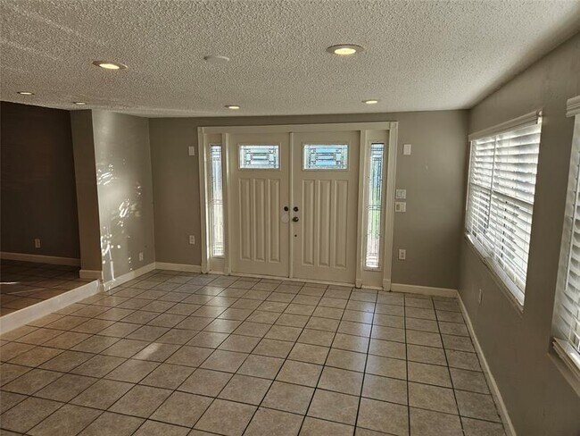 Building Photo - 2586 NW 58th Ave