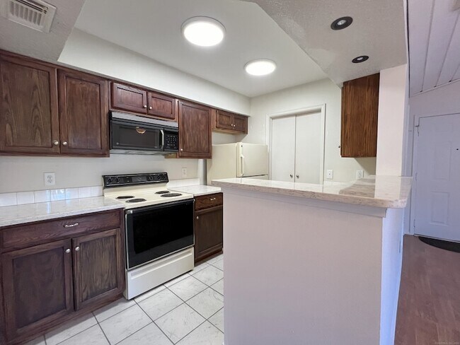Building Photo - 91 Crown Knoll Ct
