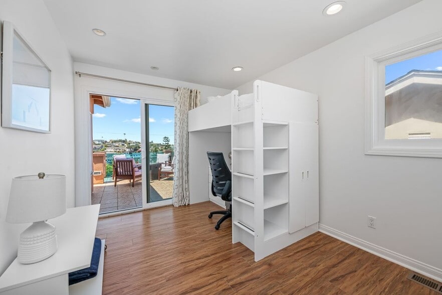Building Photo - 8221 Delgany Ave