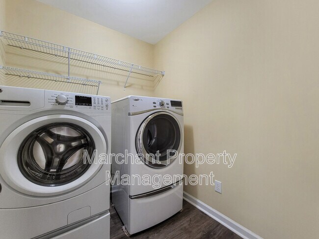 Building Photo - 4 Wisner Ct