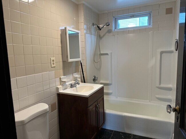 Building Photo - 17 Bowdoin St