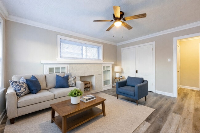 Building Photo - 8401 S Paulina St