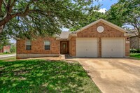Building Photo - 1806 Oakmont Ln