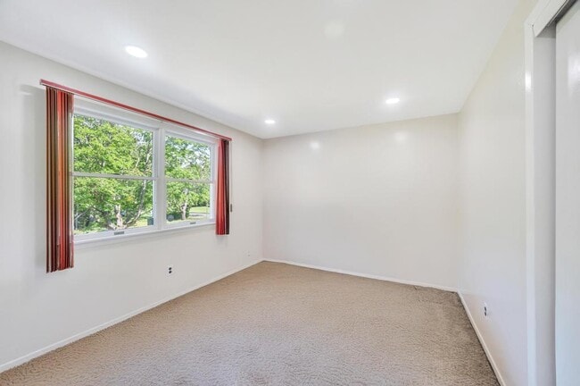 Building Photo - 38 Barker Dr