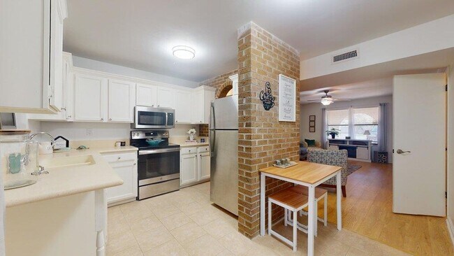 Building Photo - 616 Bowers Ln
