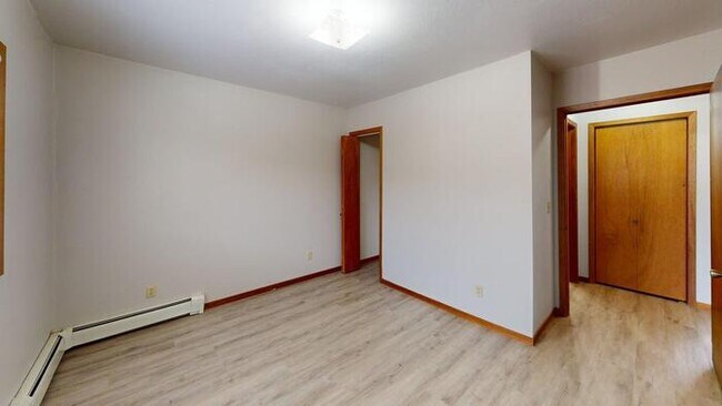 Building Photo - 1943 E Capitol Ave