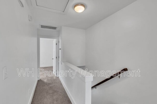 Building Photo - 1525 57th Ave N