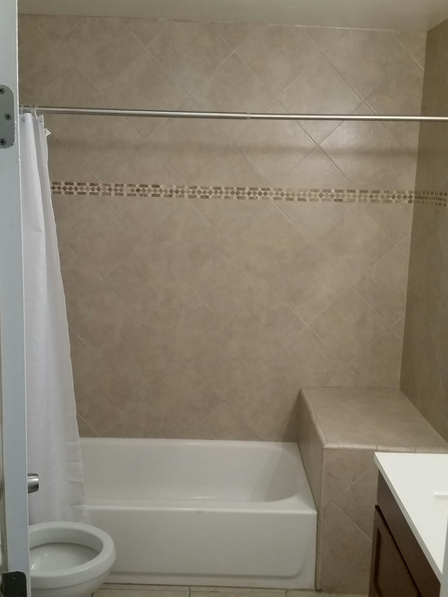 Building Photo - 6141 Marbrisa Ave