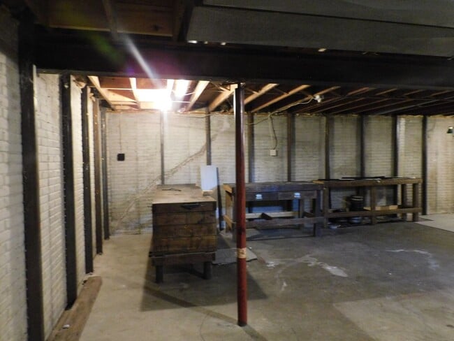 Building Photo - Beautiful 3 bedroom 2 bath Single Family H...