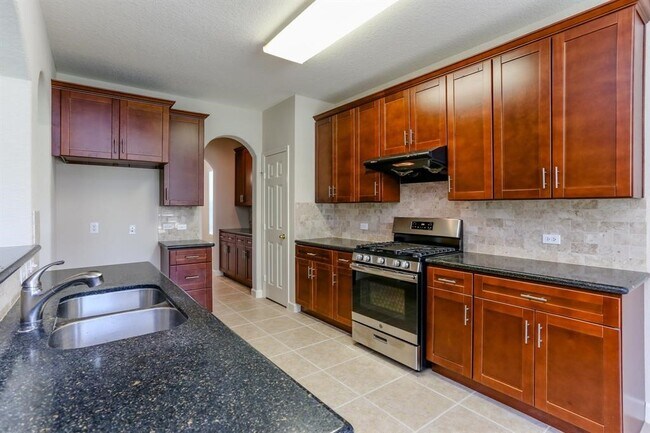 Building Photo - 20907 Field Manor Ln