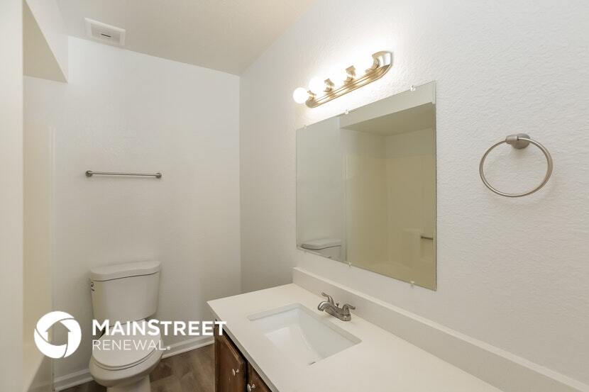 Building Photo - 2807 N 45th Dr