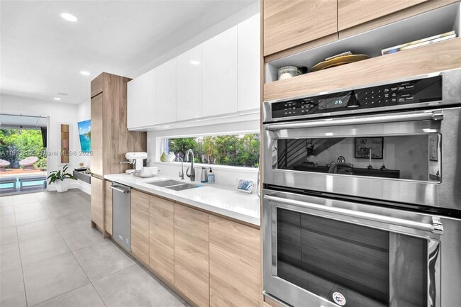 Building Photo - 3167 SW 25th St