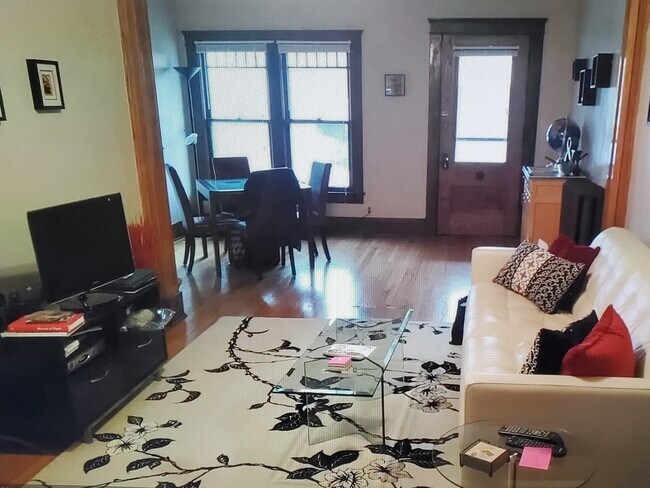 Building Photo - 807 McKinley Ave