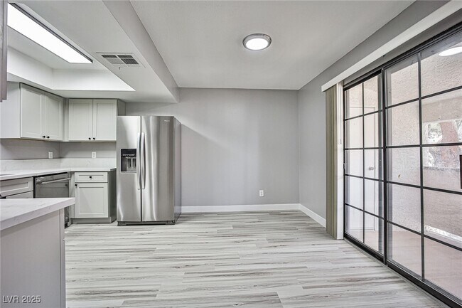 Building Photo - 6649 W Tropicana Ave