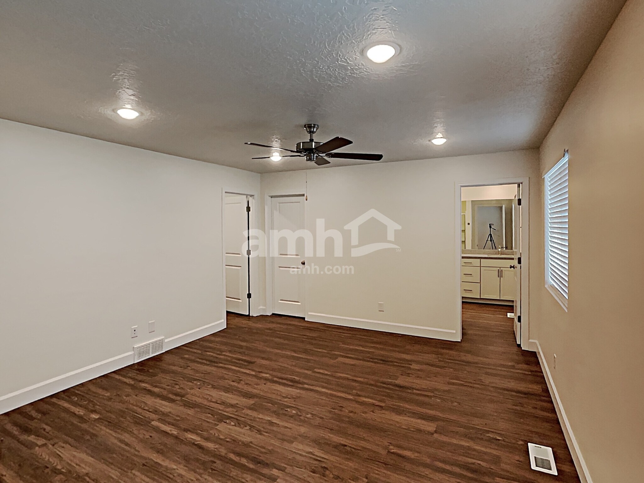 Building Photo - 1309 N Rickshaw Ln